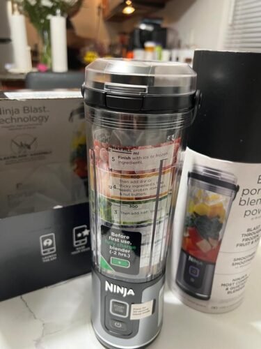 Nhấp để xem toàn màn hình MÁY XAY MINI NINJA BLAST MAX PORTABLE BLENDER - PIN SẠC photo review